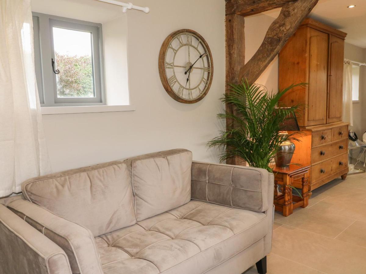 Upper Barn Villa Stafford Bagian luar foto