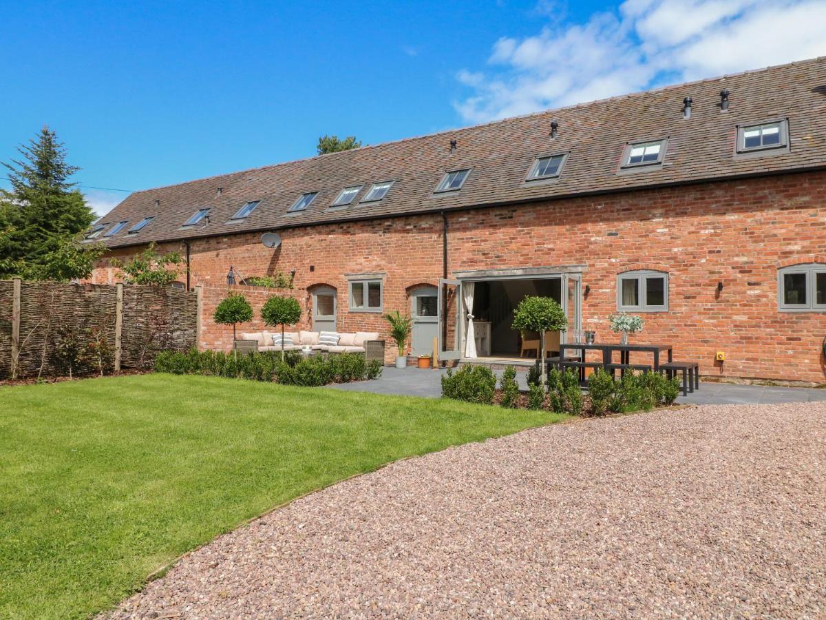 Upper Barn Villa Stafford Bagian luar foto