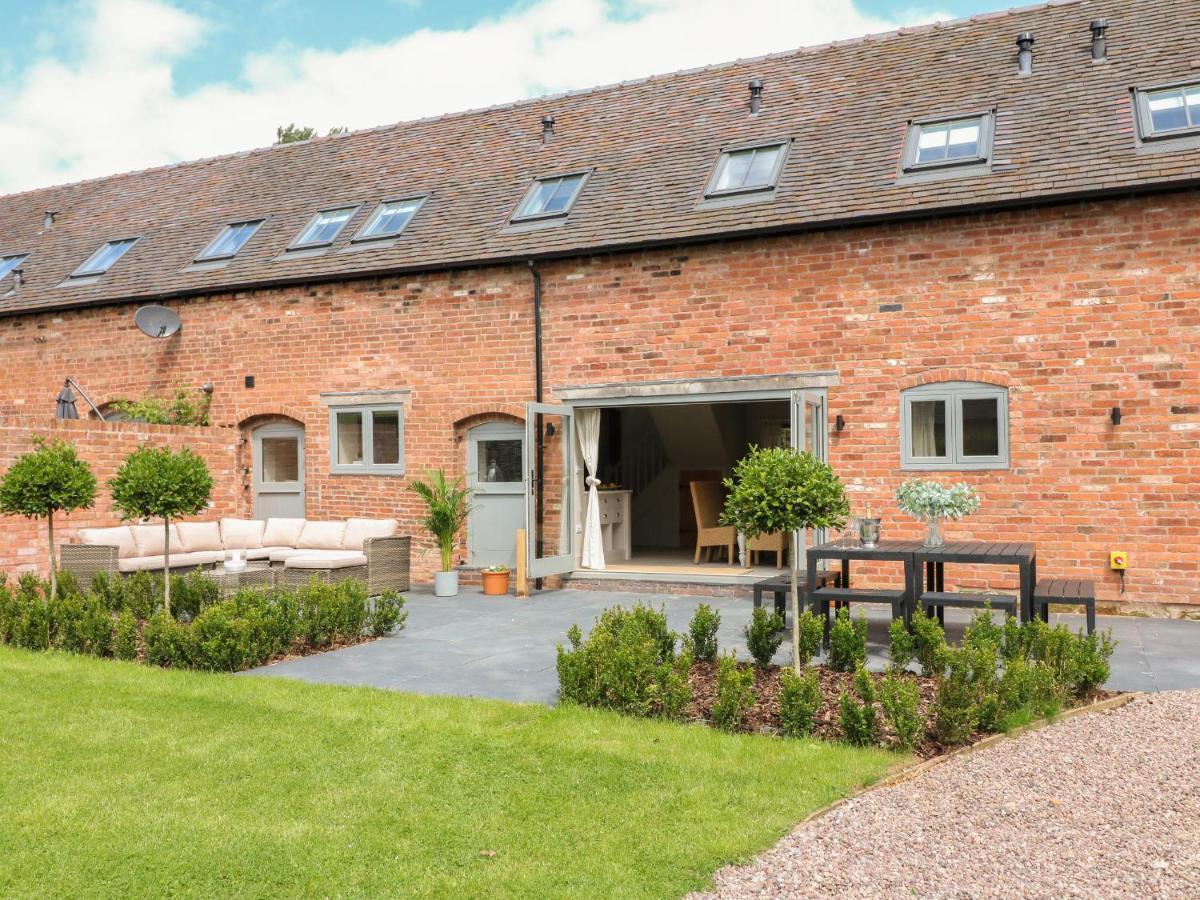 Upper Barn Villa Stafford Bagian luar foto