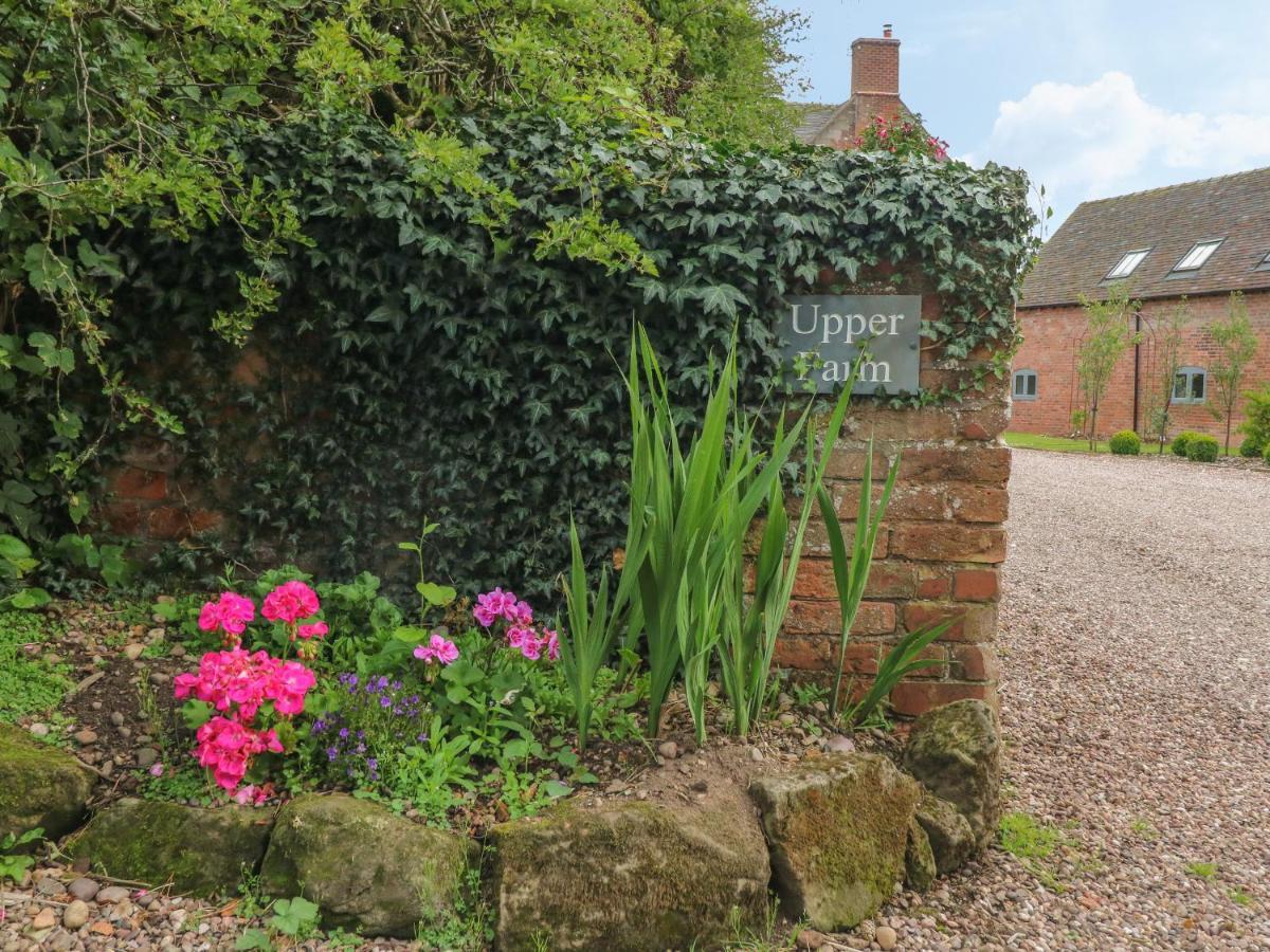 Upper Barn Villa Stafford Bagian luar foto